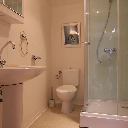 Pittoresque En Bord De Riviere Avec Jardin Clos, Proche Sports Et Sites Touristiques - Fr-1-582-176 Feriehus